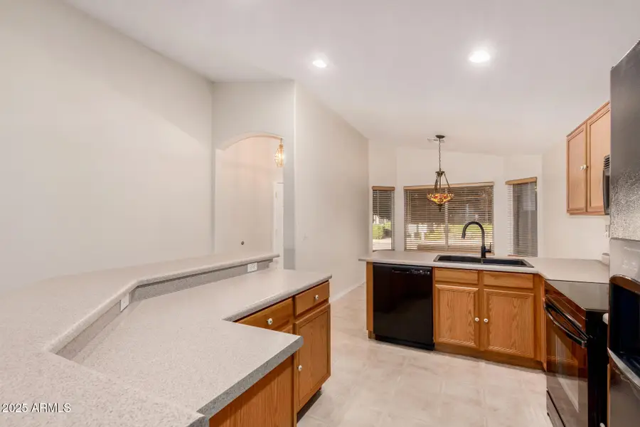 8119 W Tonto Lane, Peoria, AZ 85382 - Image #2