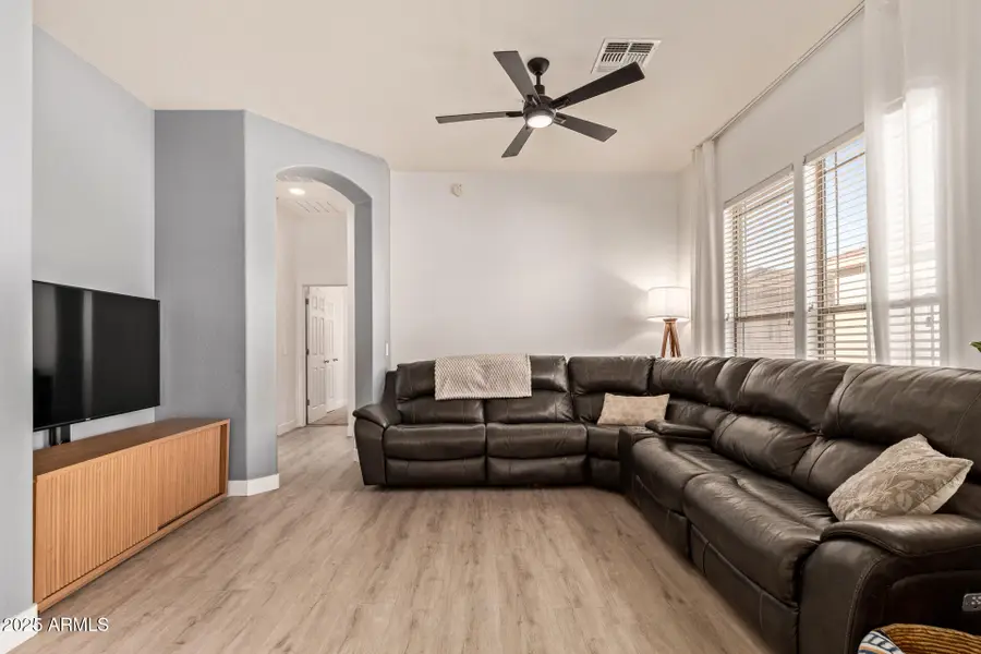 42424 N Gavilan Peak Parkway #53206, Anthem, AZ 85086 - Image #2