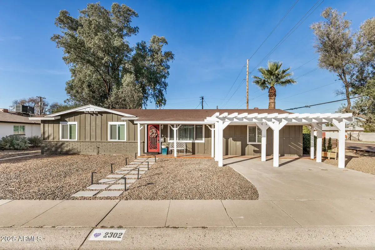 2302 W Berridge Lane, Phoenix, AZ 85015 - Image #1