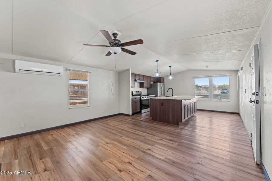 21199 W Escapee Way, Congress, AZ 85332 - Image #3