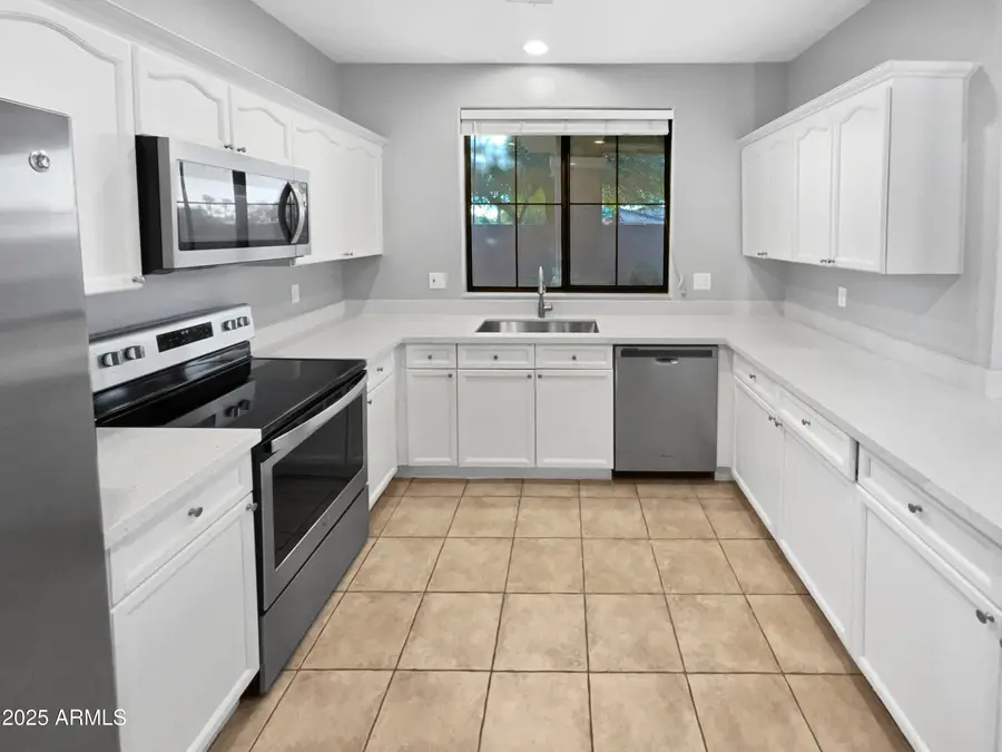 13613 W Cypress Street, Goodyear, AZ 85395 - Image #2