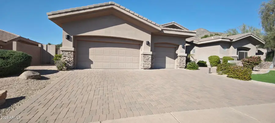 136 E Desert Wind Drive, Phoenix, AZ 85048 - Image #2