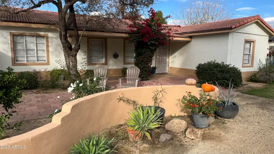 2208 E Earll Drive, Phoenix, AZ 85016 - Image #2