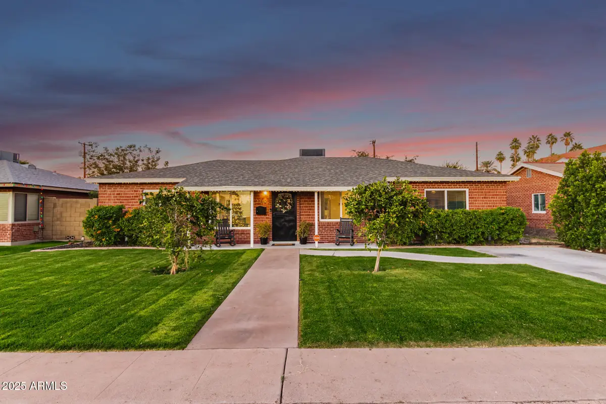 2340 E Heatherbrae Drive, Phoenix, AZ 85016 - Image #1