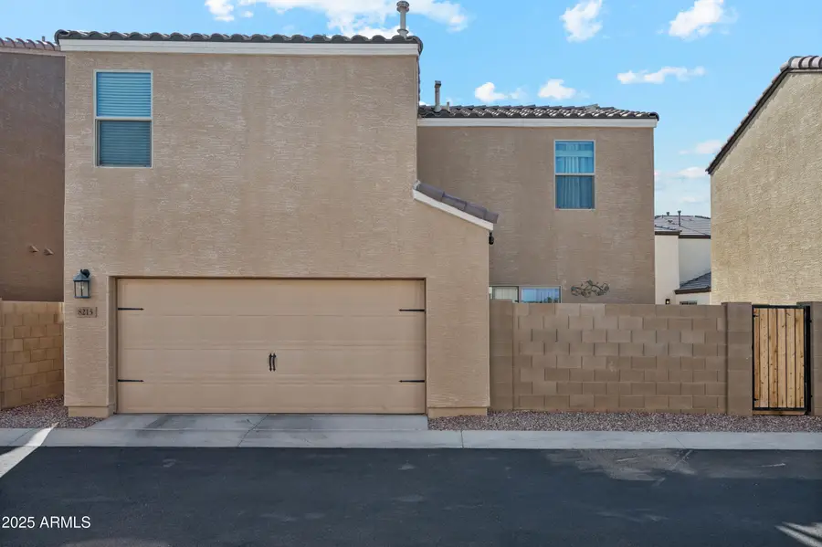 8215 W Albeniz Place, Phoenix, AZ 85043 - Image #2