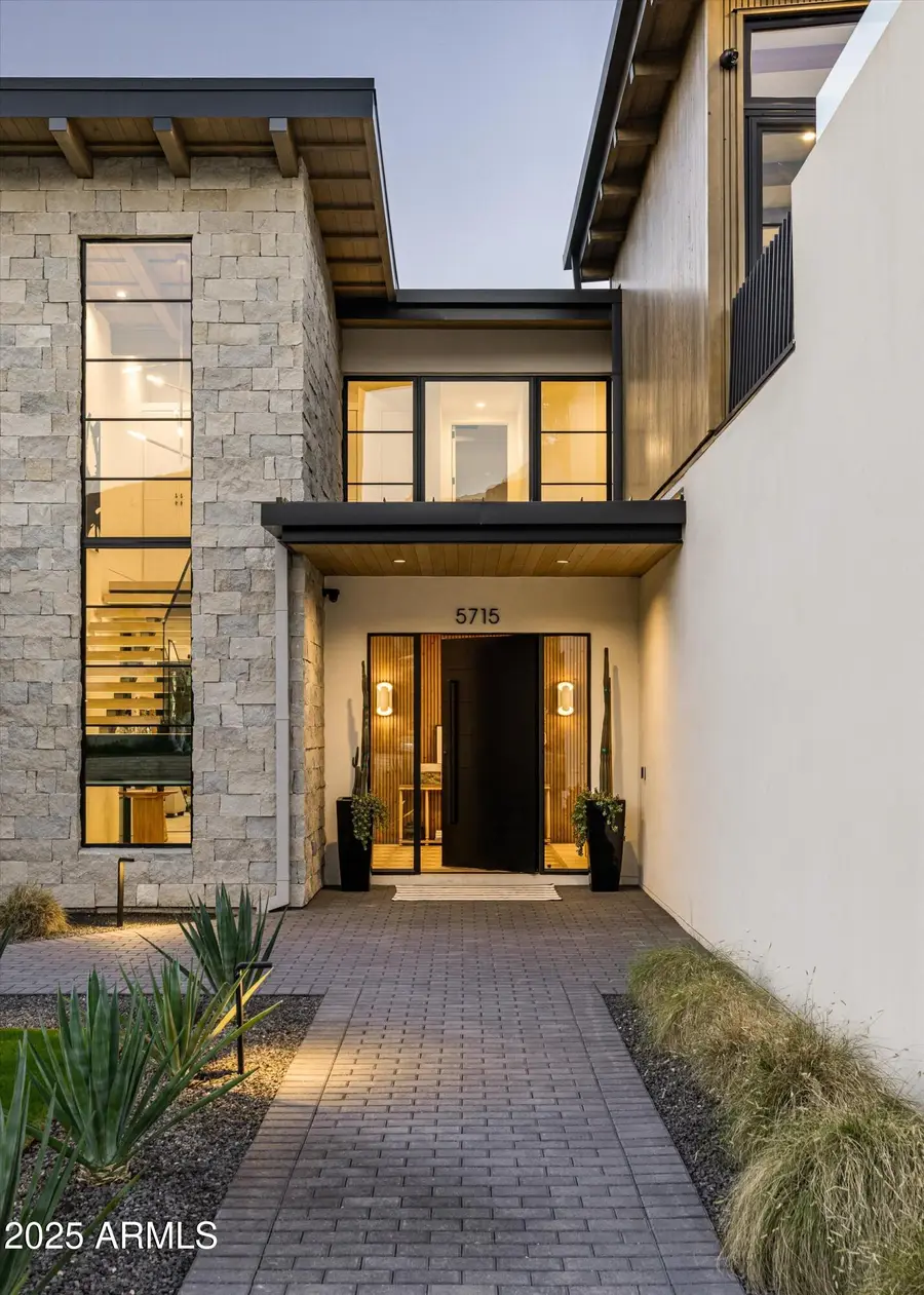 5715 E Monterosa Street, Phoenix, AZ 85018 - Image #2