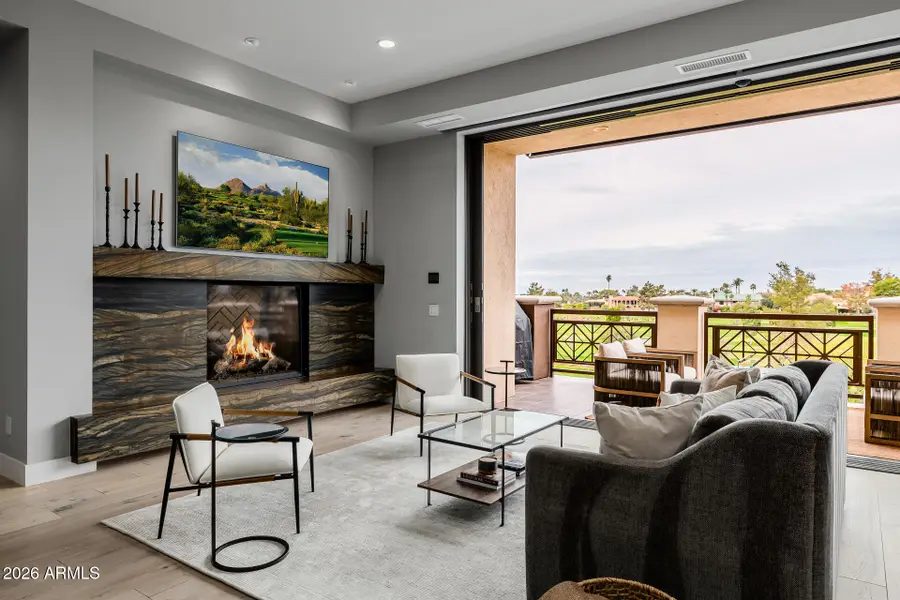 2 Biltmore Estate #207, Phoenix, AZ 85016 - #3