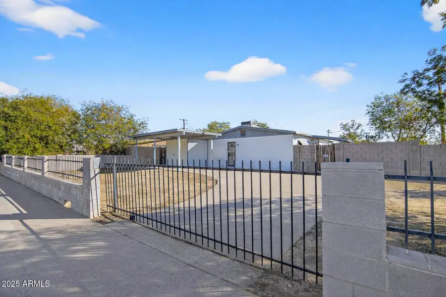 7649 W Mitchell Drive, Phoenix, AZ 85033 - Image #2