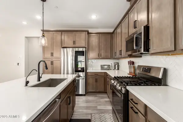 759 E Lark Street #202, Gilbert, AZ 85297