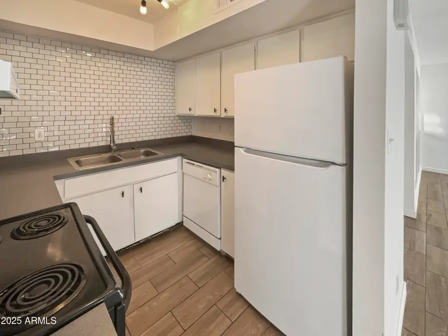 2692 E Silk Oak Drive, Tempe, AZ 85288 - Image #2