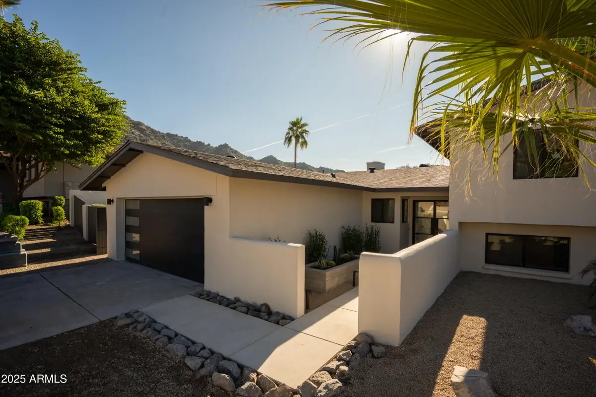 2225 E Belmont Avenue, Phoenix, AZ 85020 - Image #1