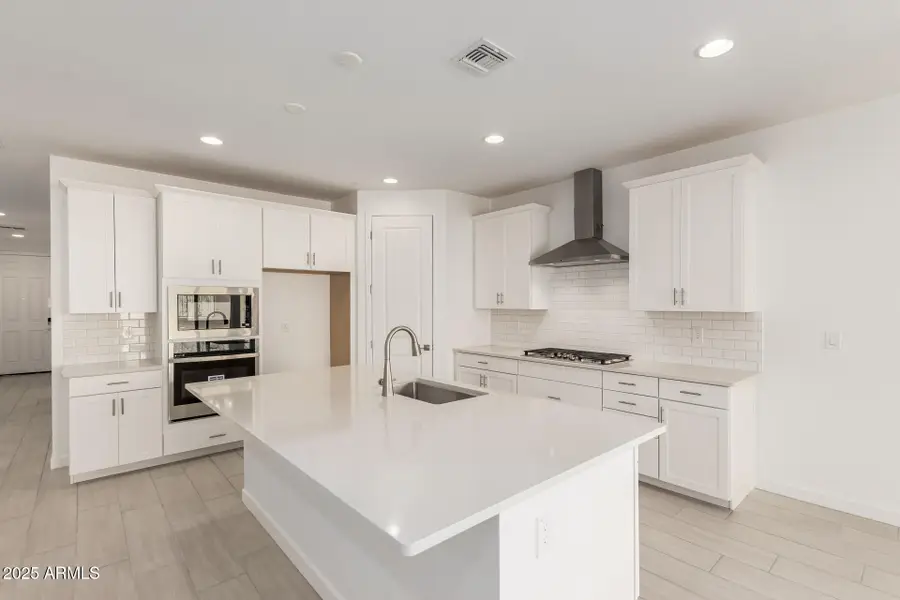 16952 W Desert Lane, Goodyear, AZ 85338 - Image #3