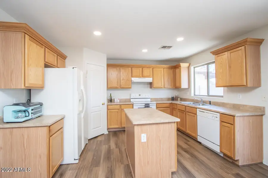 1831 W Desert Seasons Drive, San Tan Valley, AZ 85144 - Image #2