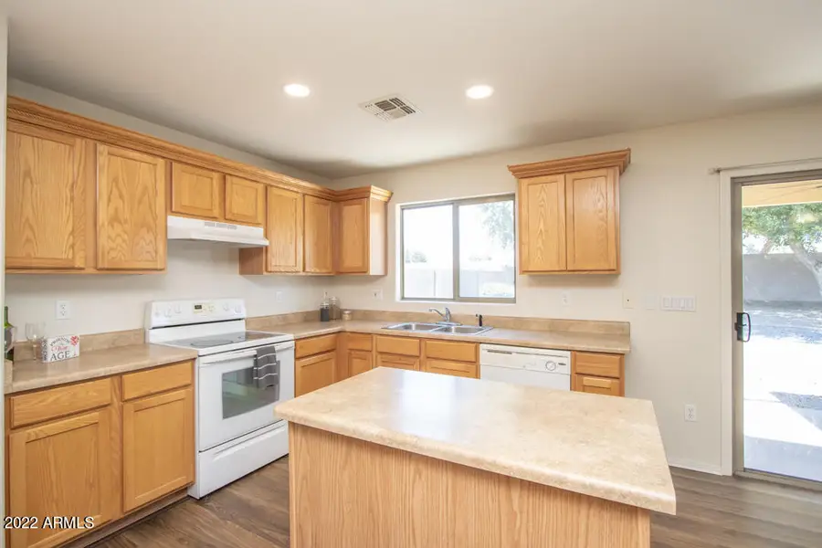 1831 W Desert Seasons Drive, San Tan Valley, AZ 85144 - Image #3