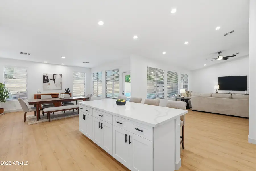 656 W Johnson Drive, Gilbert, AZ 85233 - Image #3