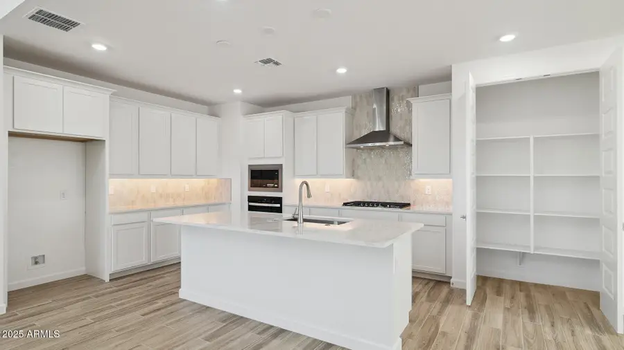 6946 W Buckhorn Trail, Peoria, AZ 85383 - Image #3