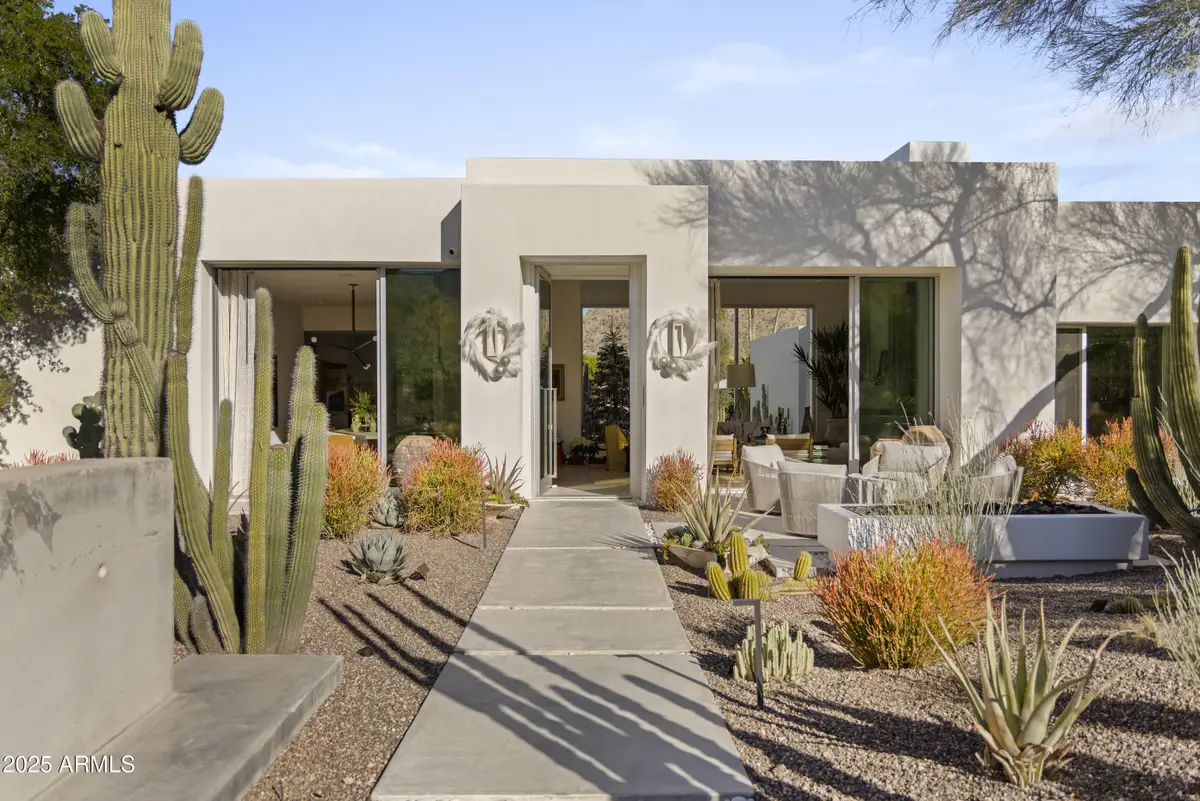 6124 N Camelback Manor Drive, Paradise Valley, AZ 85253 - Image #1