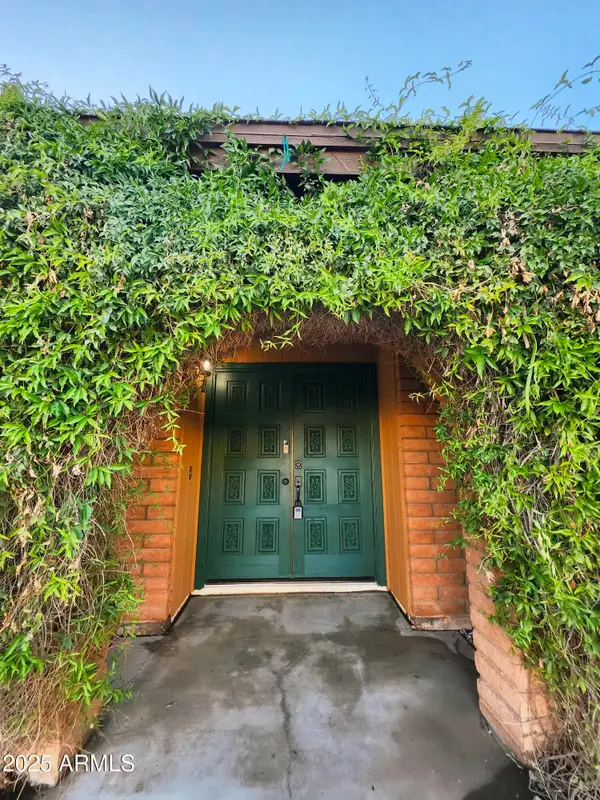 2926 S Emerson Street, Mesa, AZ 85210