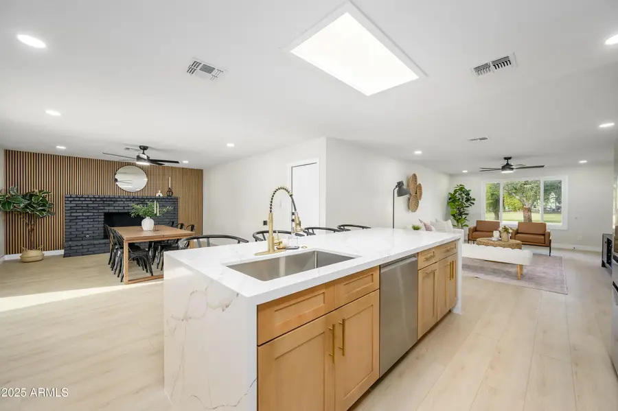 1985 E Carson Drive, Tempe, AZ 85282 - Image #2