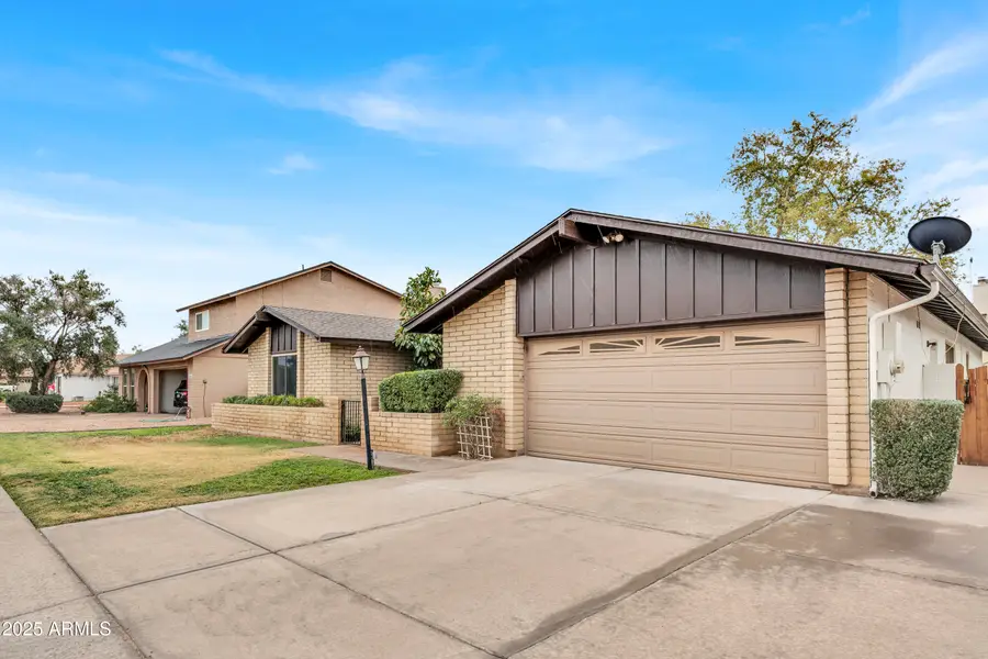 1261 W Lobo Avenue, Mesa, AZ 85202 - Image #2