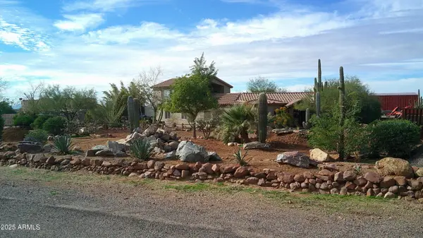 1502 S Prospectors Road, Apache Junction, AZ 85119