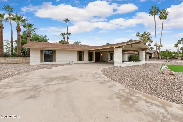1106 N Villa Nueva Drive, Litchfield Park, AZ 85340