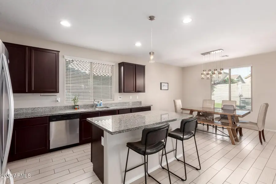 10402 W Louise Drive, Peoria, AZ 85383 - Image #2