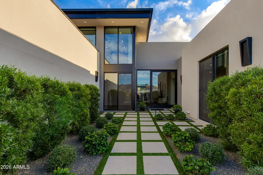 5935 N Echo Canyon Lane, Phoenix, AZ 85018 - Image #2