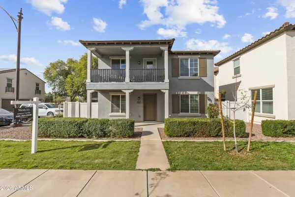 907 S Henry Lane, Gilbert, AZ 85296