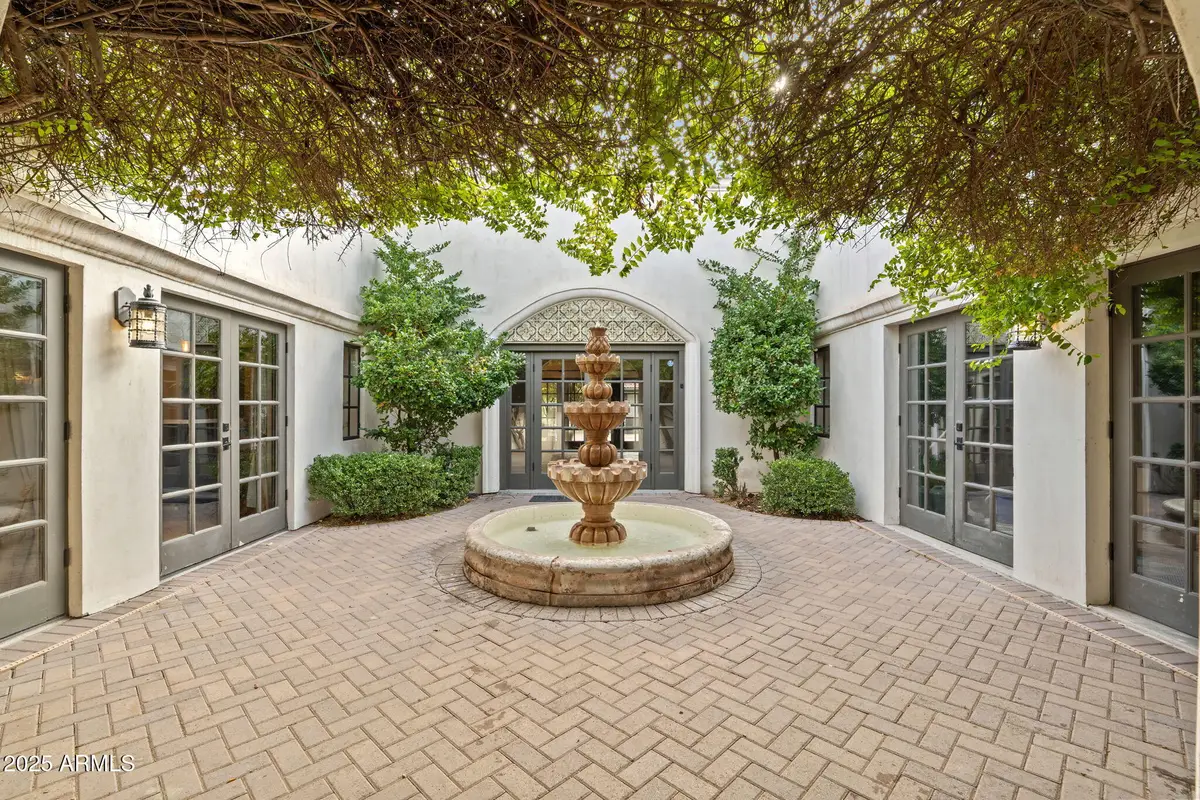 135 E Maryland Avenue, Phoenix, AZ 85012 - Image #1