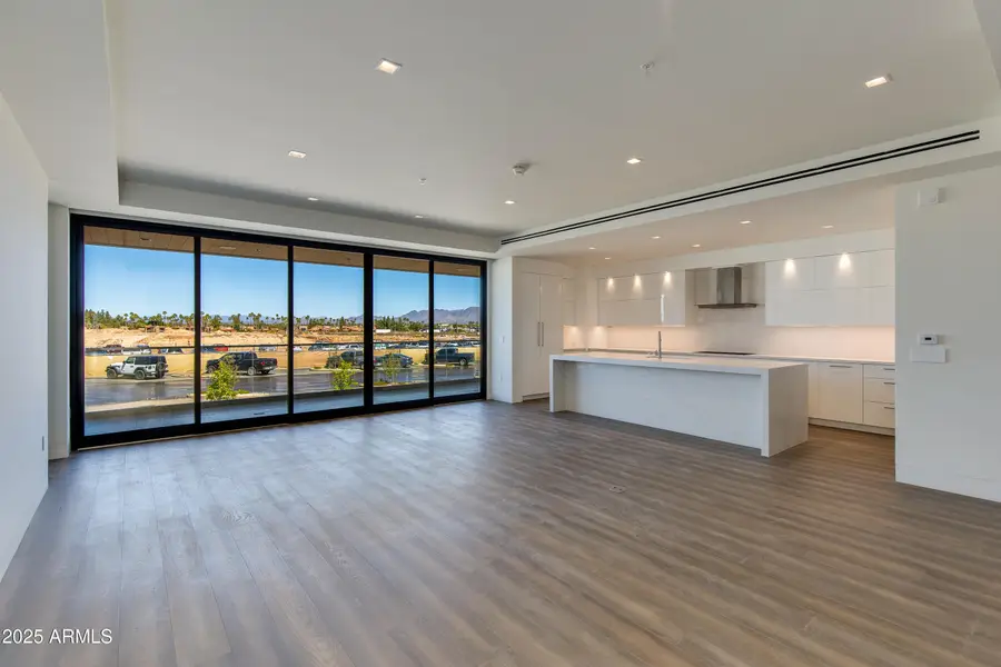 6587 N Palmeraie Boulevard #2011, Phoenix, AZ 85001 - Image #2