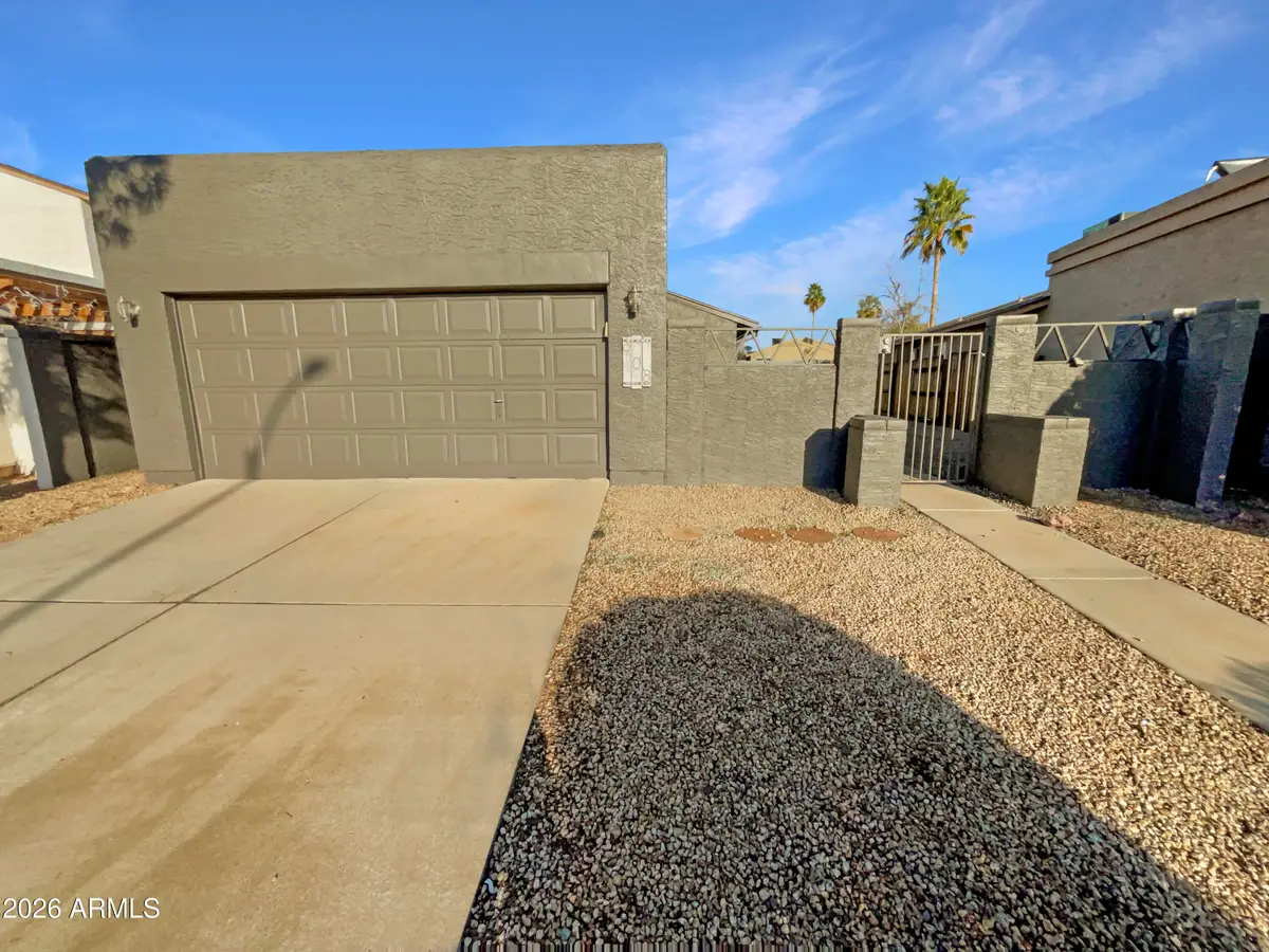 908 E Wahalla Lane, Phoenix, AZ 85024 - Image #1