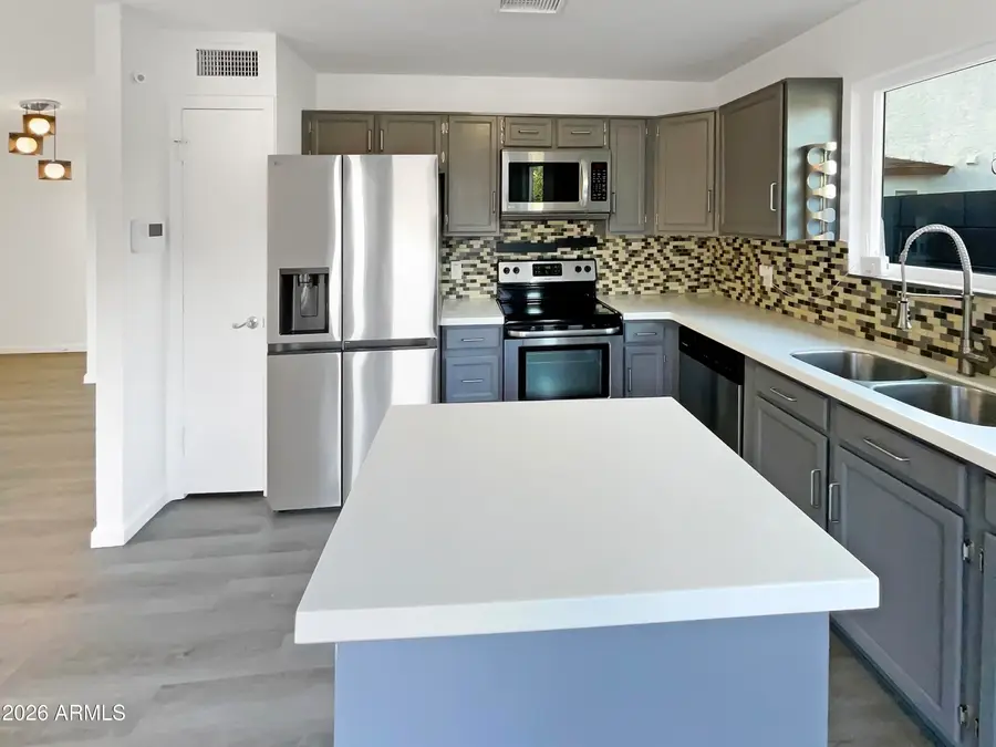 908 E Wahalla Lane, Phoenix, AZ 85024 - Image #2