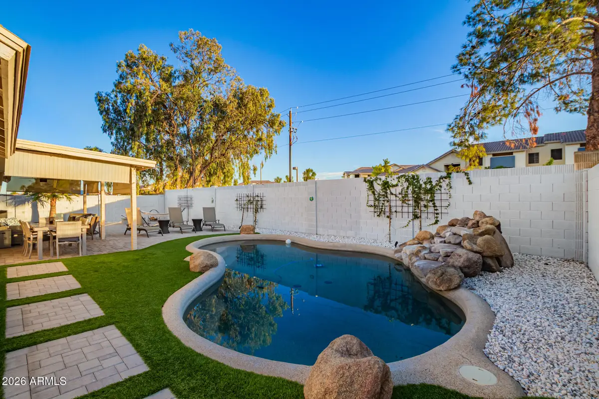 915 W Diamond Drive, Tempe, AZ 85283 - Image #1