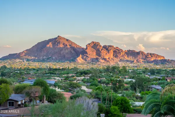 4455 E Moonlight Way, Paradise Valley, AZ 85253