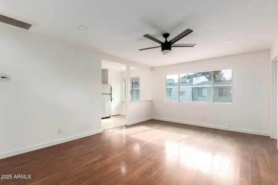 2569 W Berridge Lane #D-215, Phoenix, AZ 85017 - Image #2