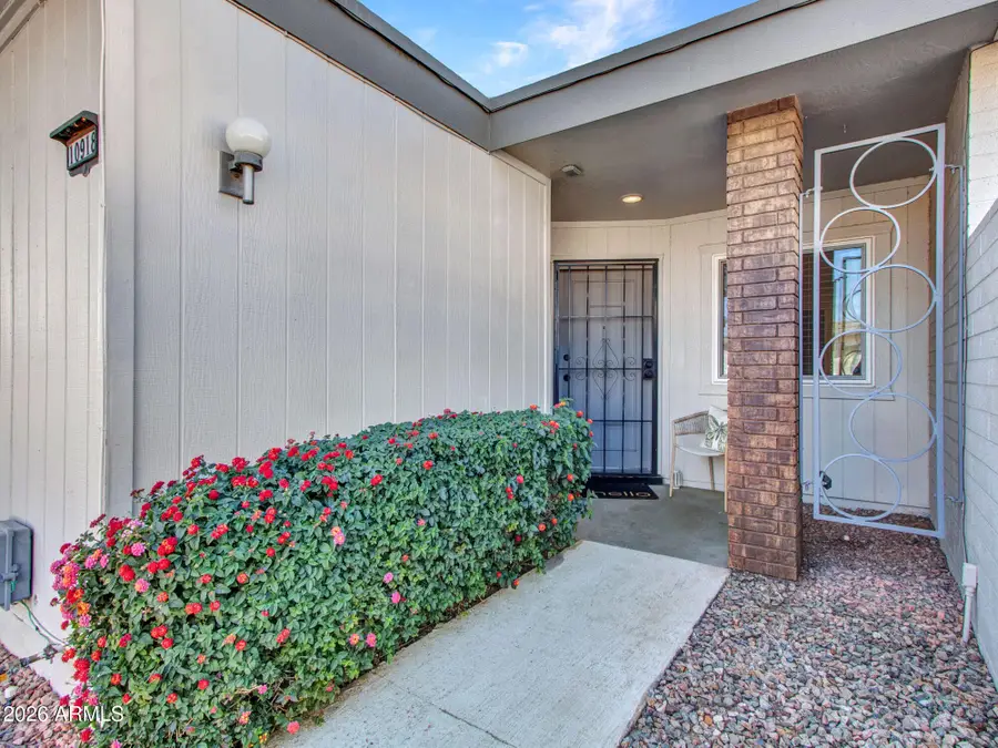 10918 W Coggins Drive, Sun City, AZ 85351 - Image #2