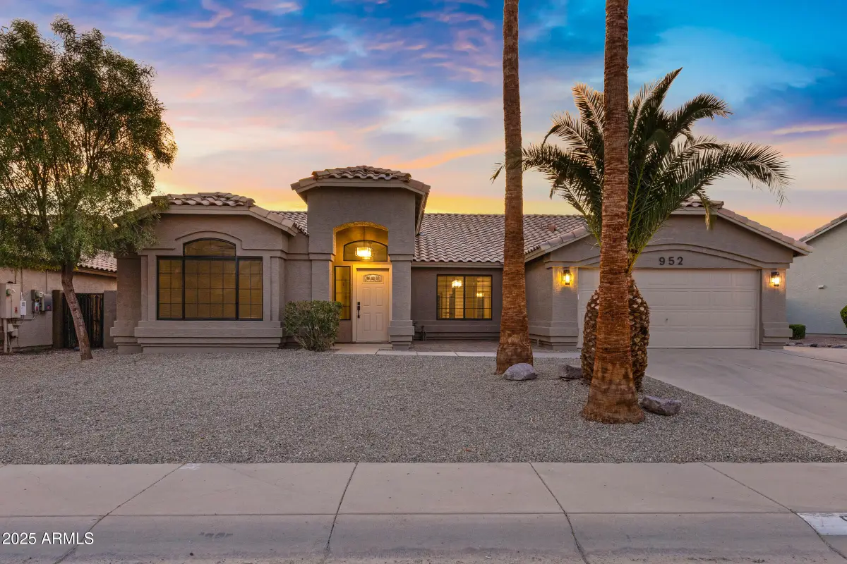 952 S Canal Drive, Gilbert, AZ 85296 - Image #1