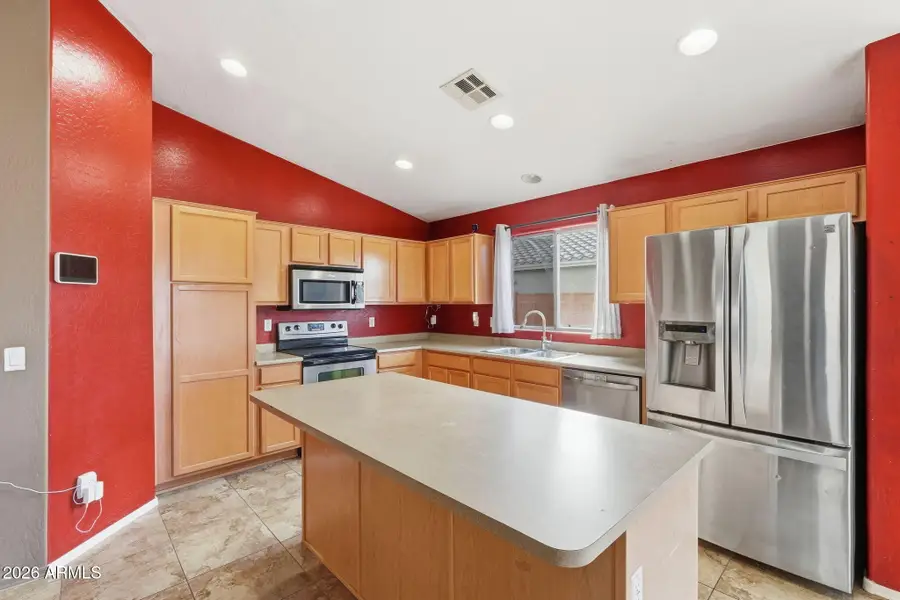 2041 N Thunderbird Avenue, Casa Grande, AZ 85122 - Image #2