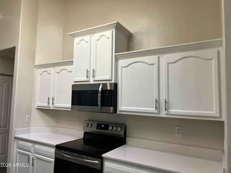 910 S Paradise Drive, Gilbert, AZ 85233 - Image #2