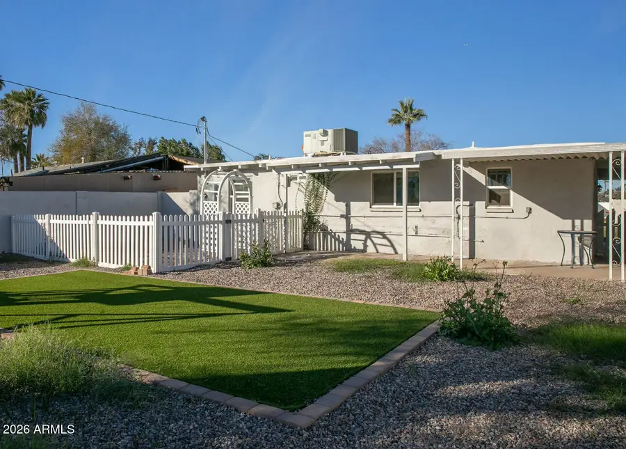 2205 W Cambridge Avenue, Phoenix, AZ 85009 - Image #2