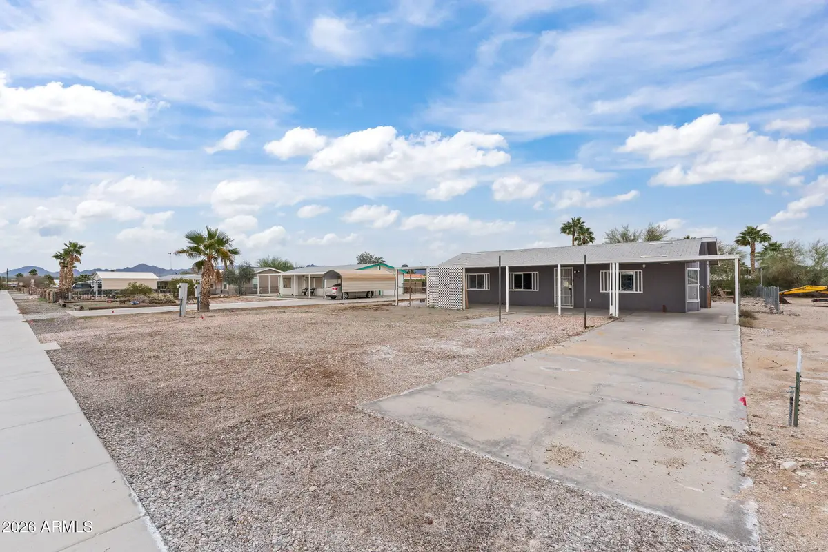 865 W Mountain View Lane, Quartzsite, AZ 85346 - Image #1