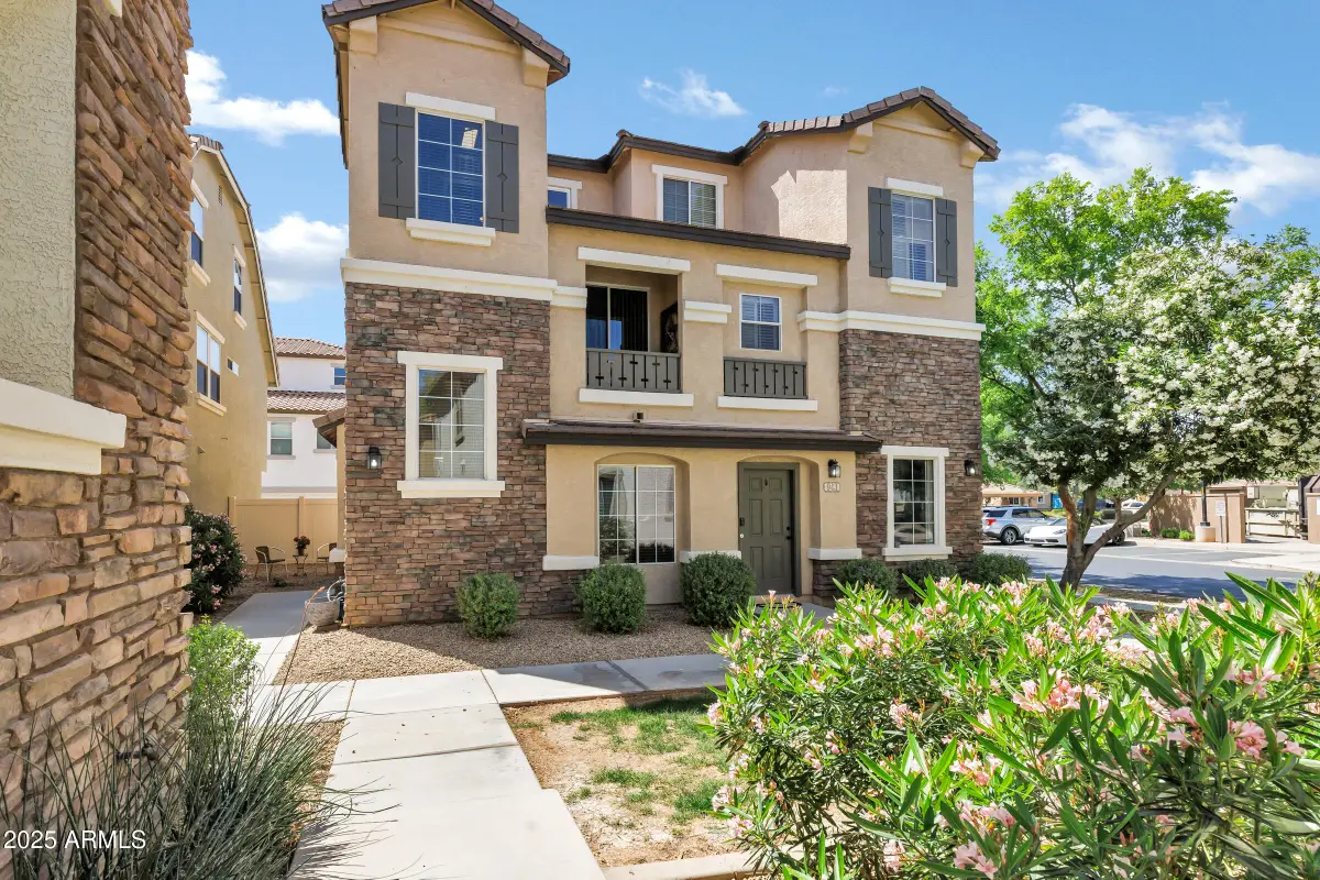 945 W Wendy Way, Gilbert, AZ 85233 - Image #1