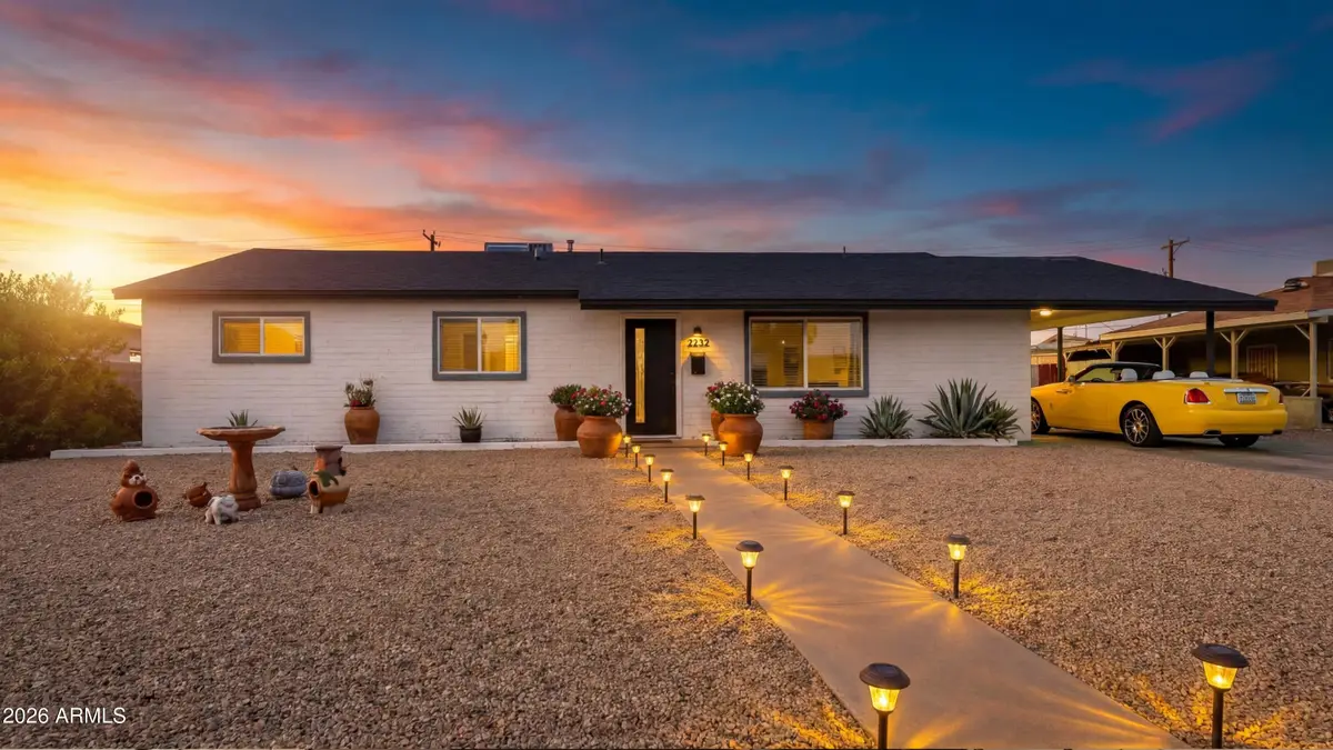 2232 W San Miguel Avenue, Phoenix, AZ 85015 - #1