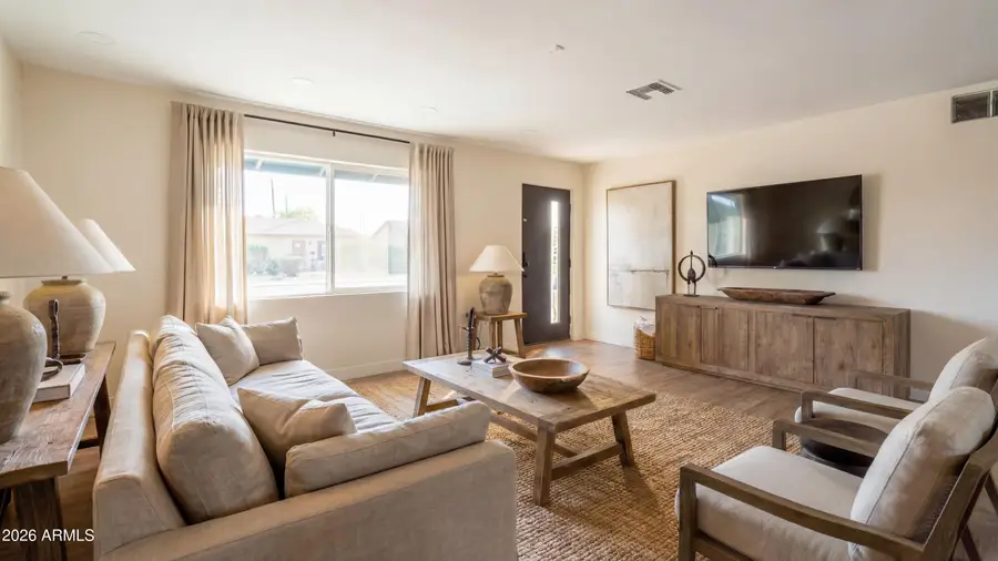 2232 W San Miguel Avenue, Phoenix, AZ 85015 - #2