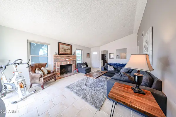 8521 W Mauna Loa Lane, Peoria, AZ 85381