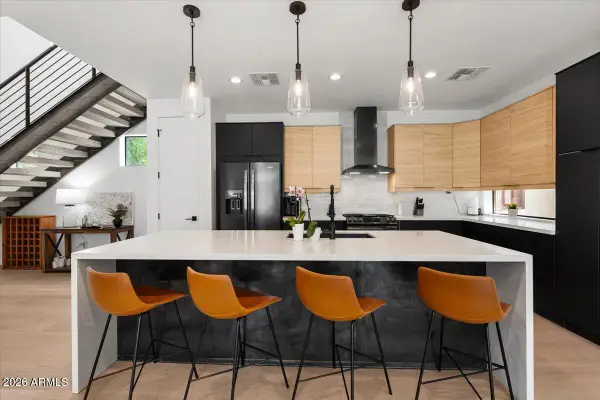 220 W Monterosa Street, Phoenix, AZ 85013