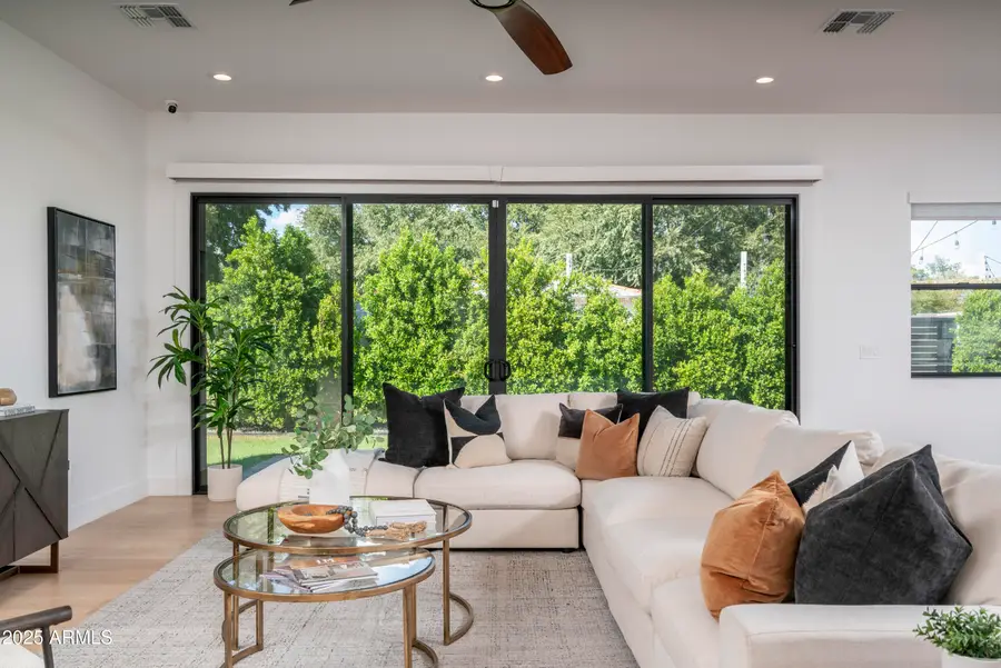 3628 E Clarendon Avenue, Phoenix, AZ 85018 - Image #2