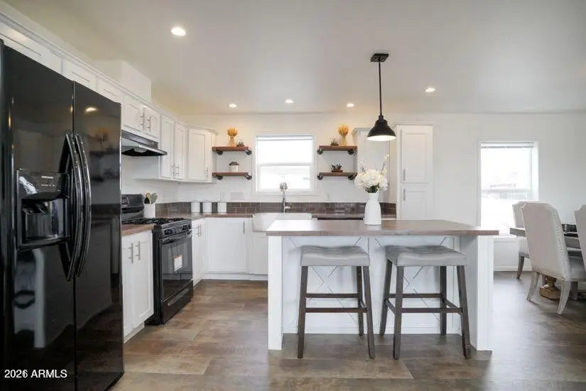 21638 W Montanoso Drive, Wittmann, AZ 85361 - Image #3