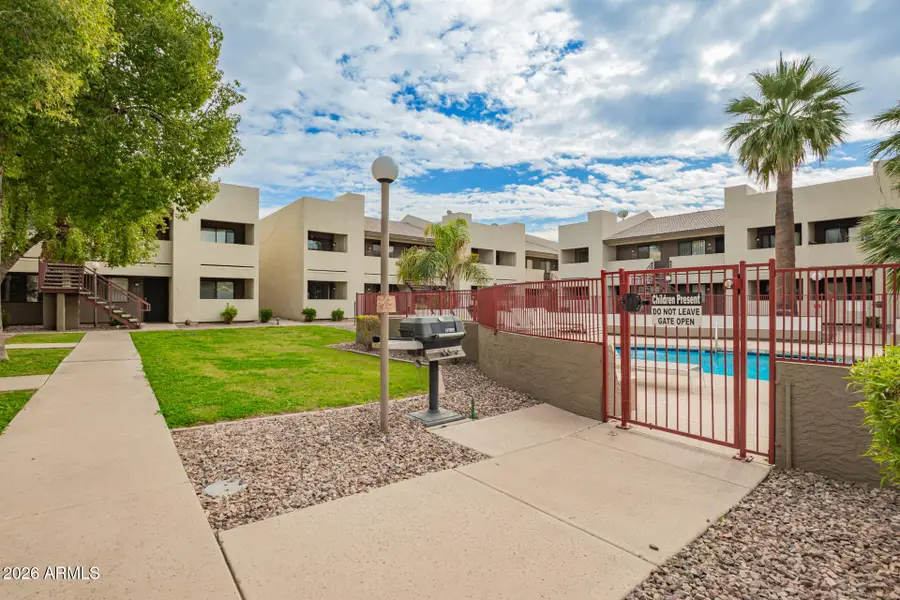 3301 E Earll Drive #120, Phoenix, AZ 85018 - #3